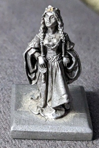 Vtg rawcliffe pewter woman - pewter,